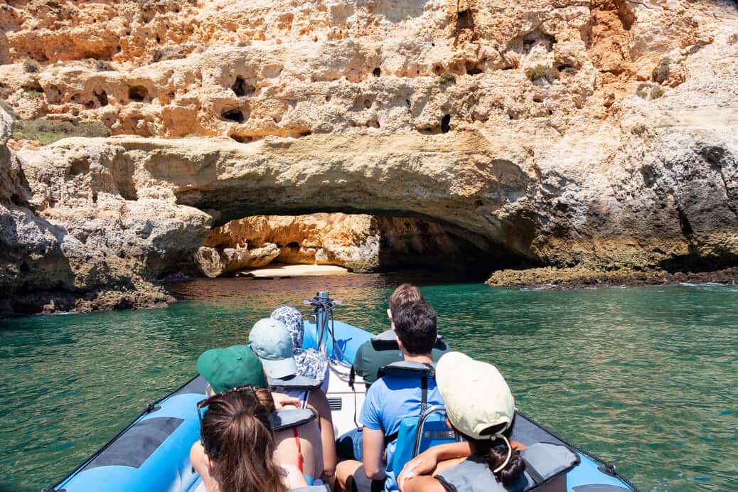 Observation des dauphins et croisière dans la grotte de Benagil
