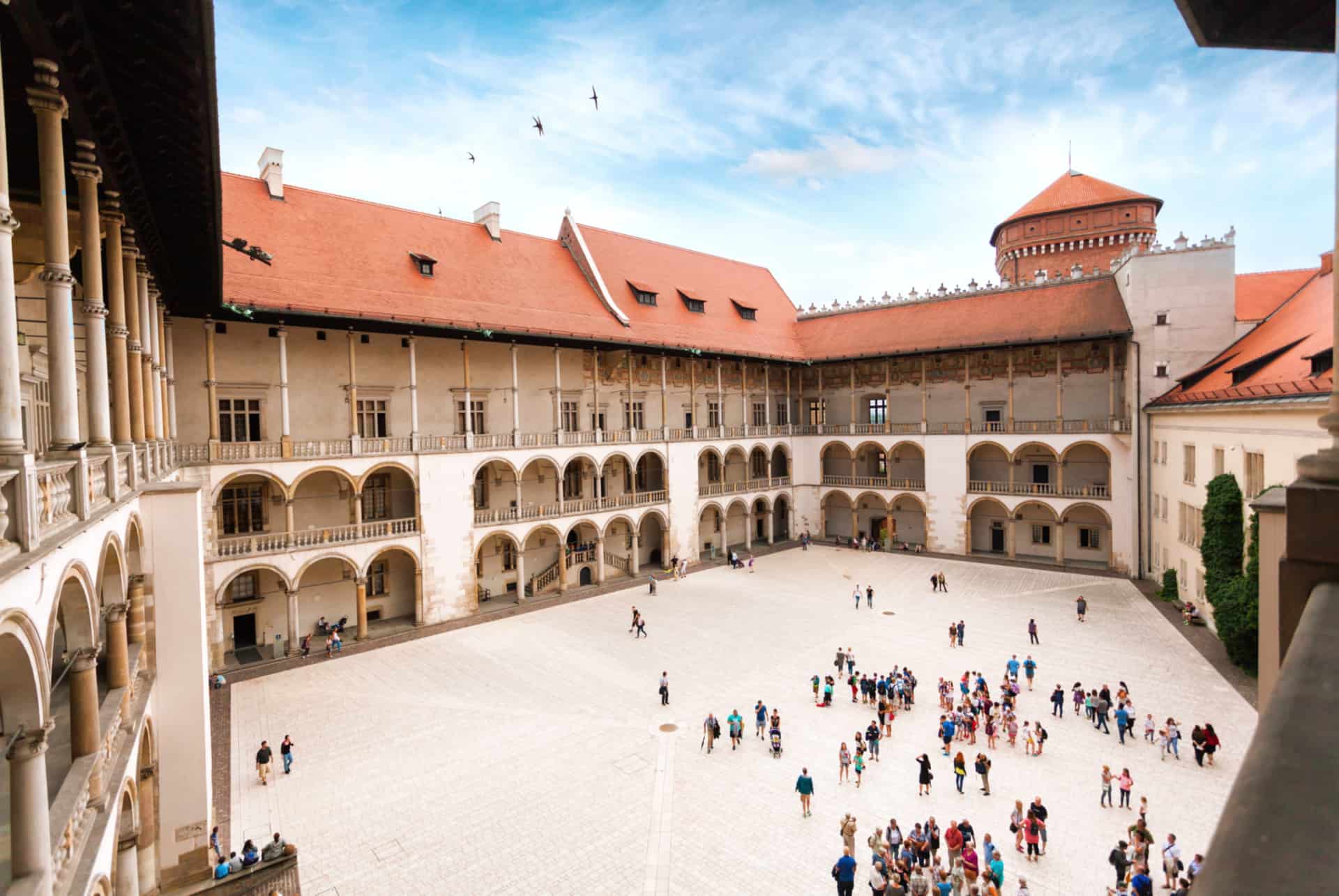 cour interieure chateau de cracovie cour interieure chateau de cracovie