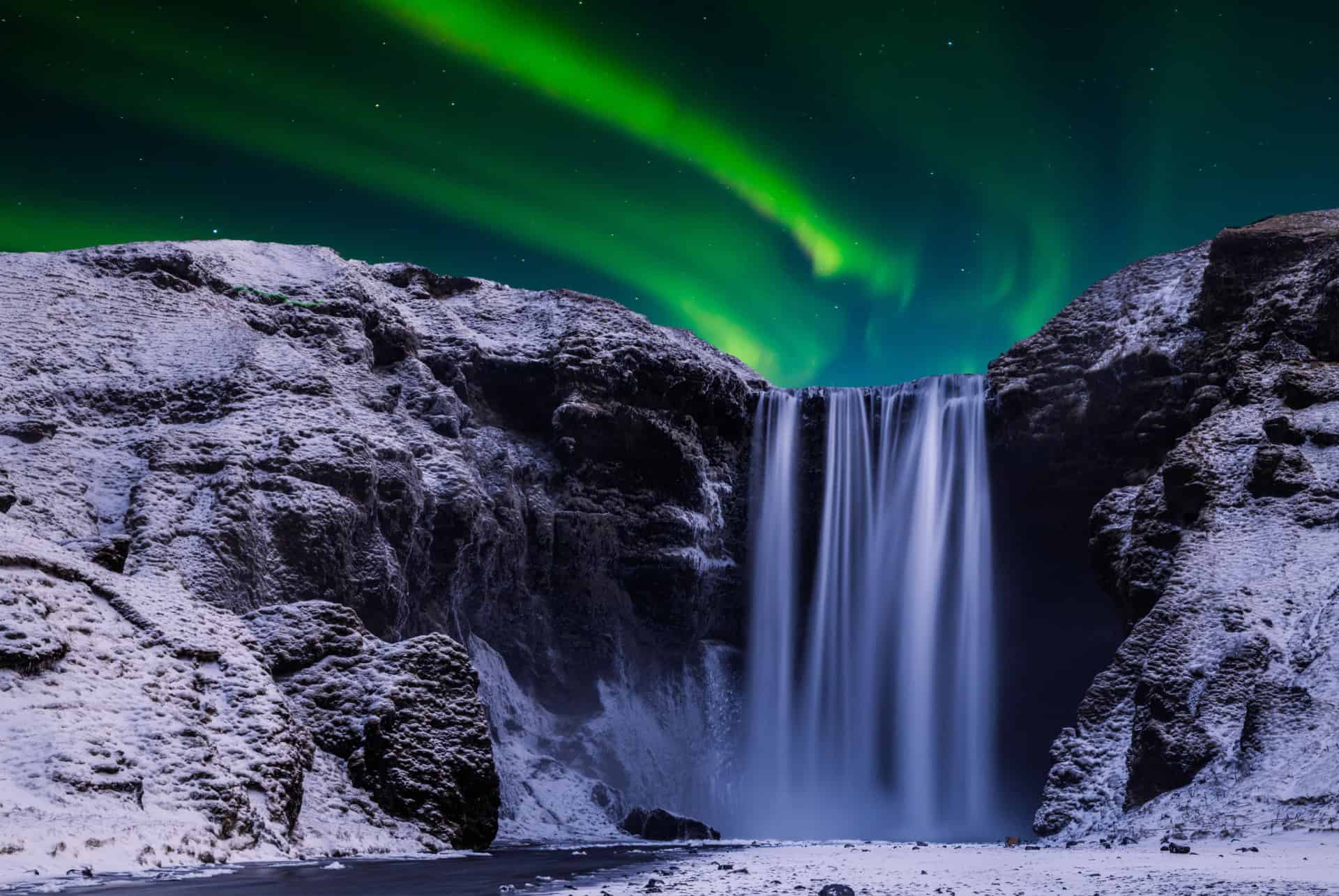 skogafoos aurore boreale en islande skogafoos aurore boreale en islande