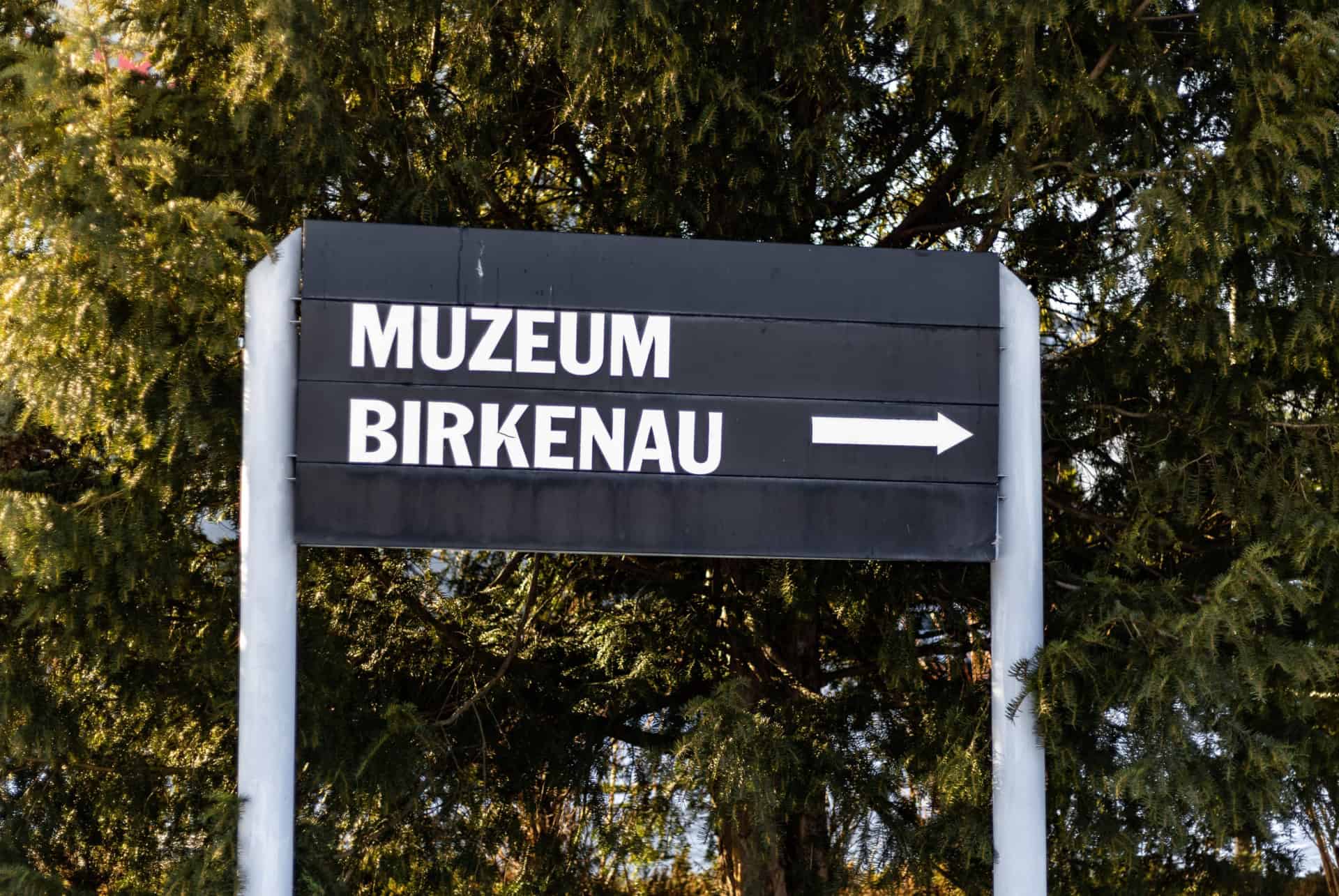 visiter auschwitz panneau visiter auschwitz panneau