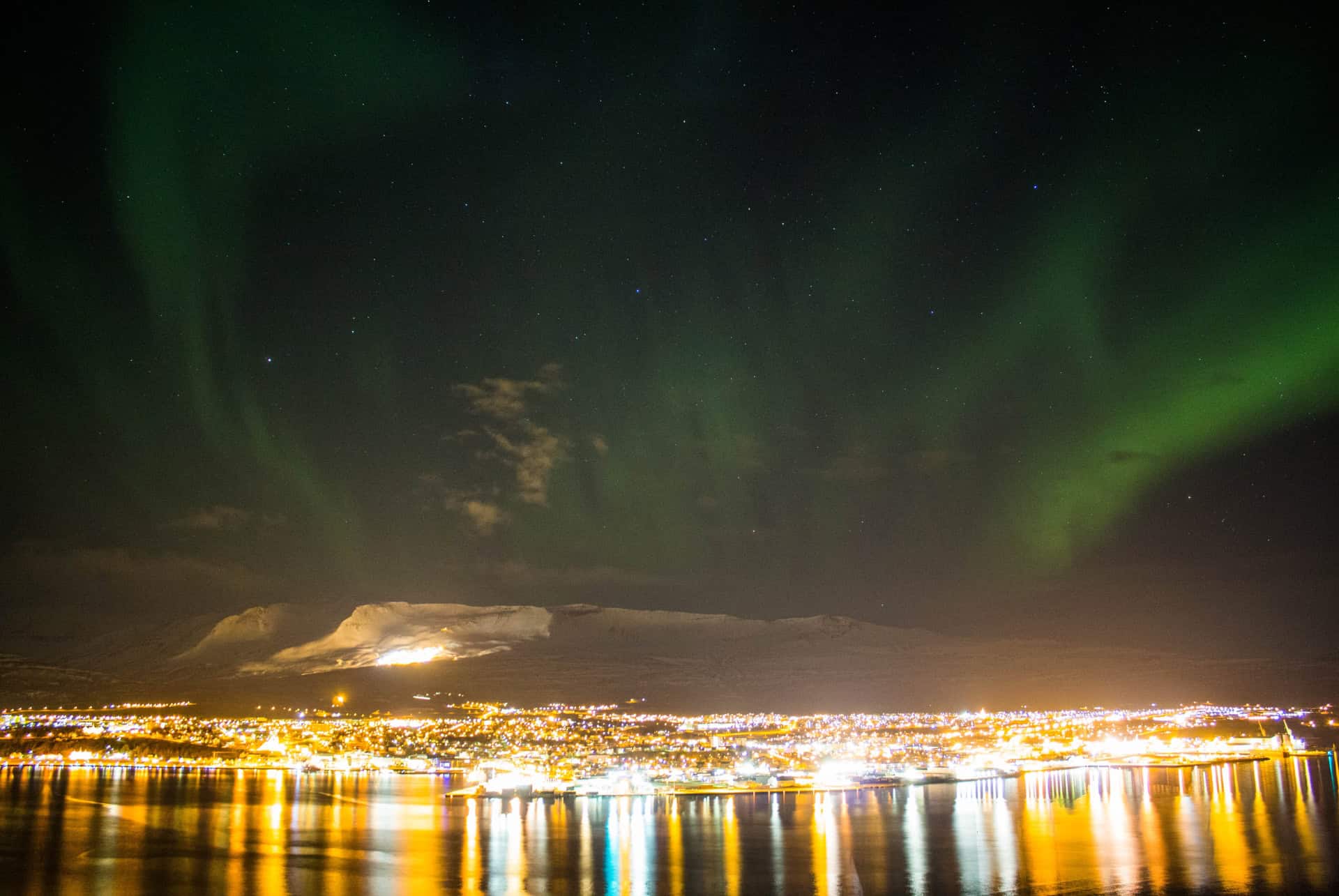 aurores boreales en islande akureyri aurores boreales en islande akureyri