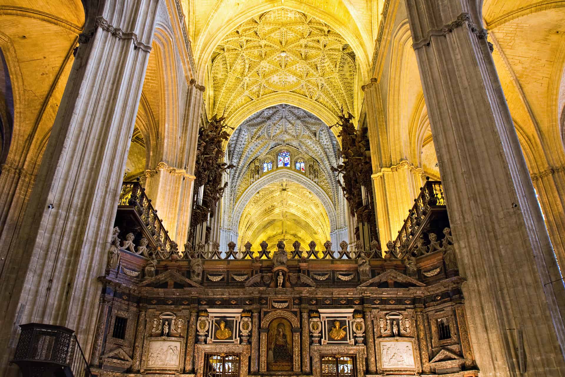 interieur cathedrale seville