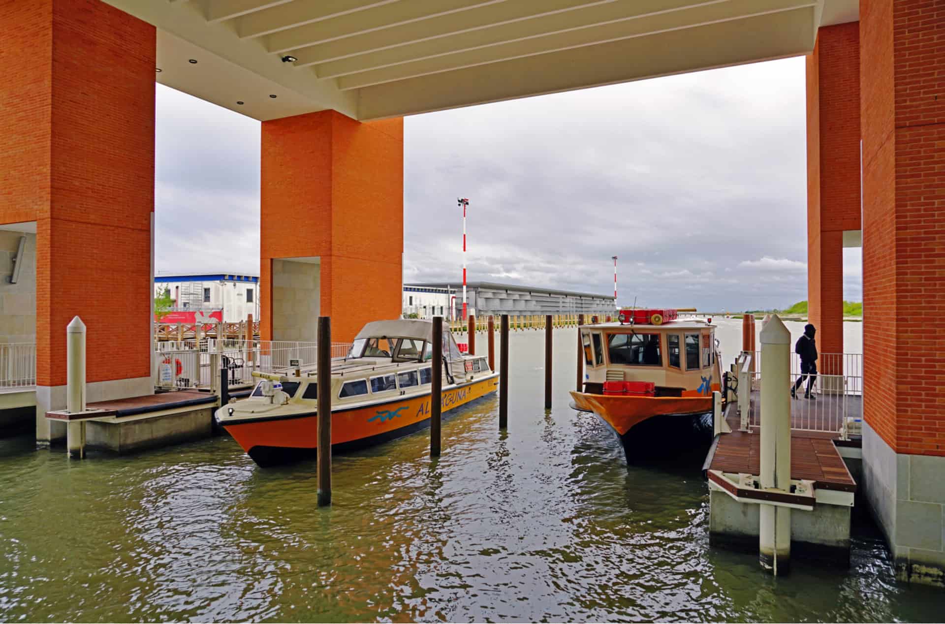 bateaux taxi aeroport marco polo