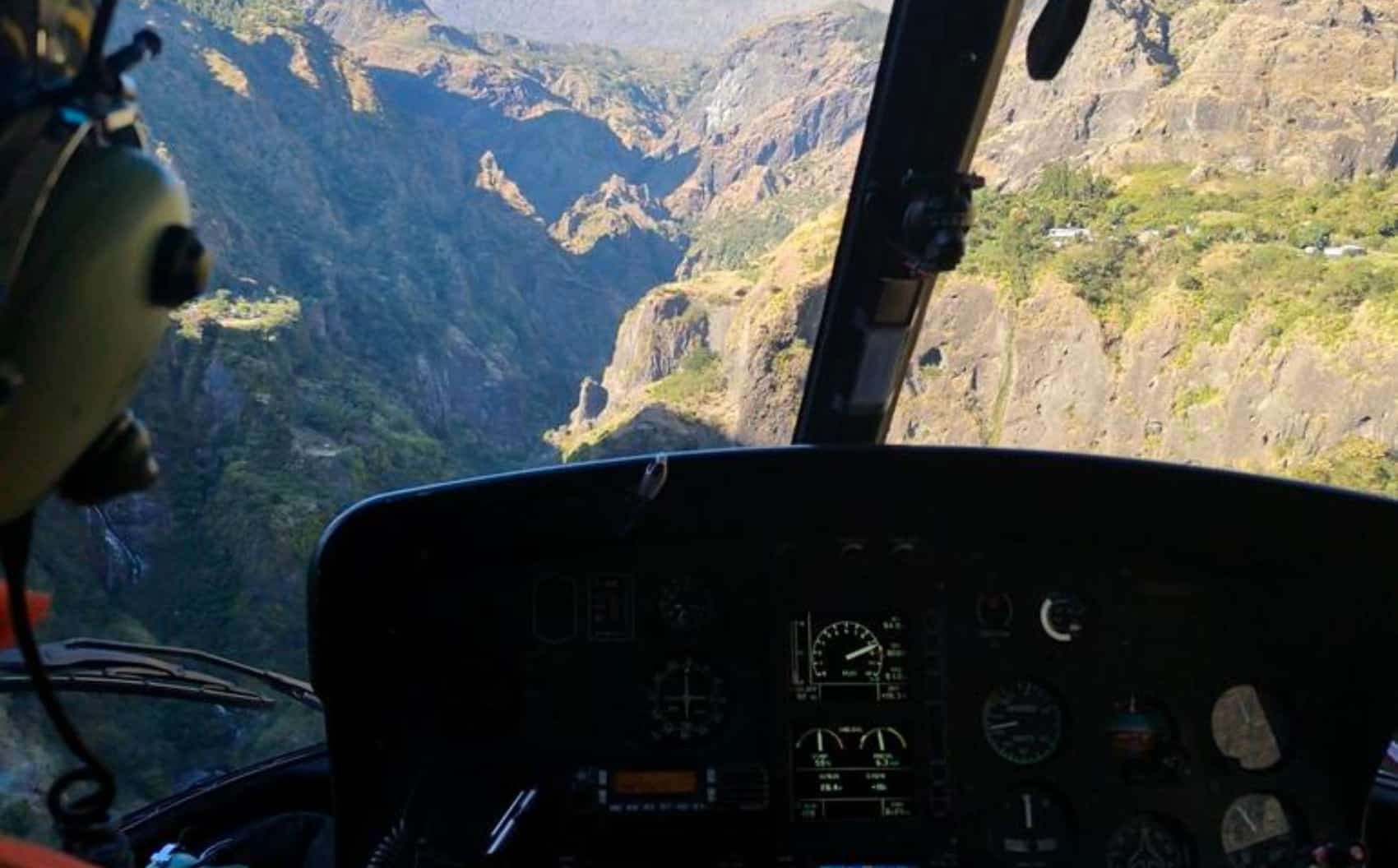 vol piton de la fournaise vol en hélicoptère à la réunion