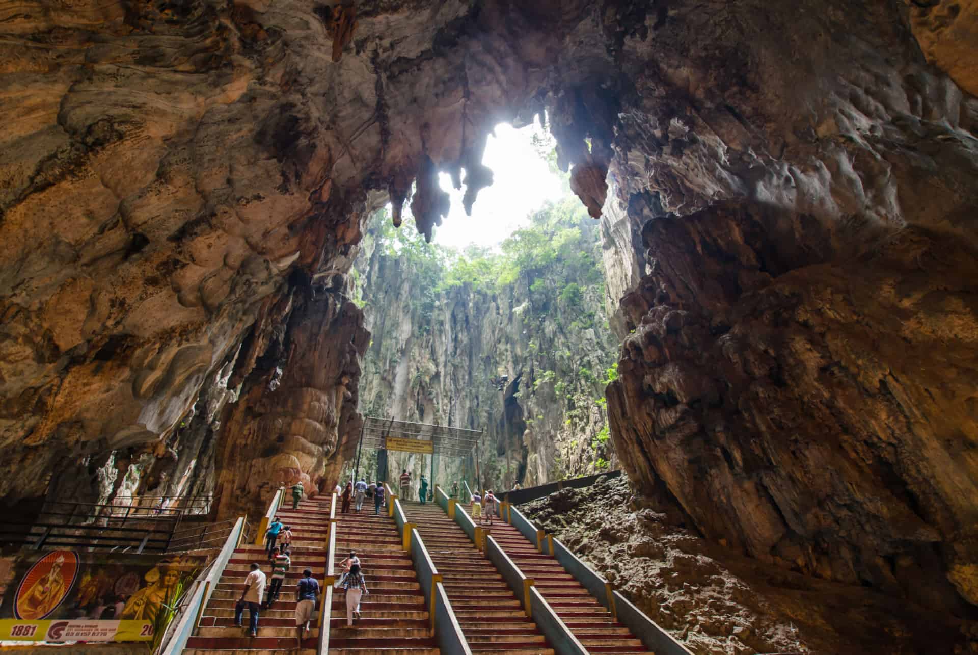visiter grottes batu visiter grottes batu
