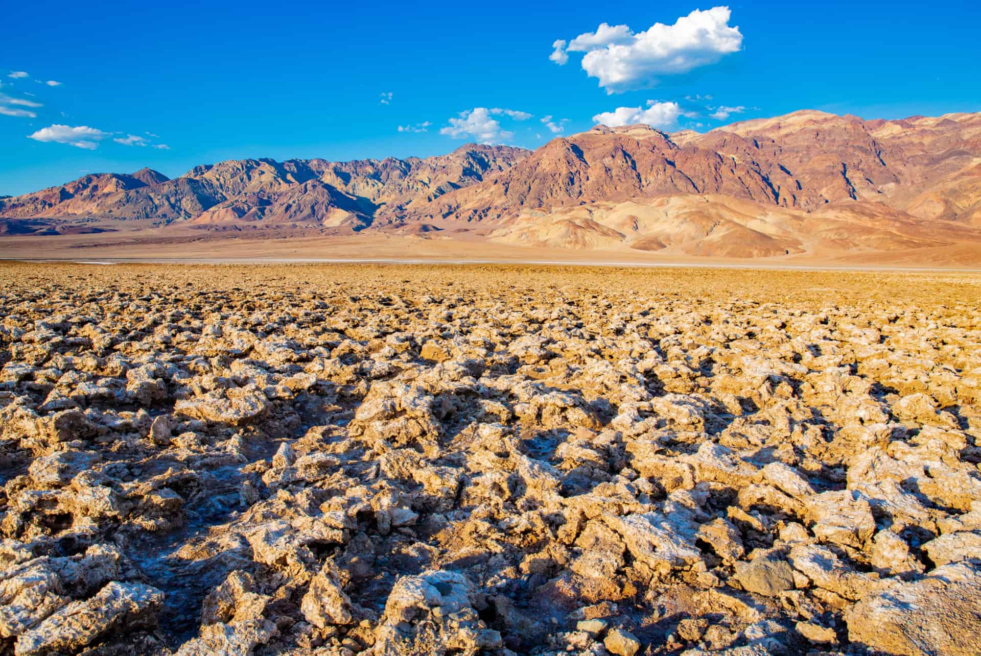 devils golf course visiter death valley