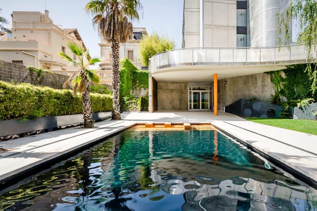 hotels piscine barcelone ikonik angli