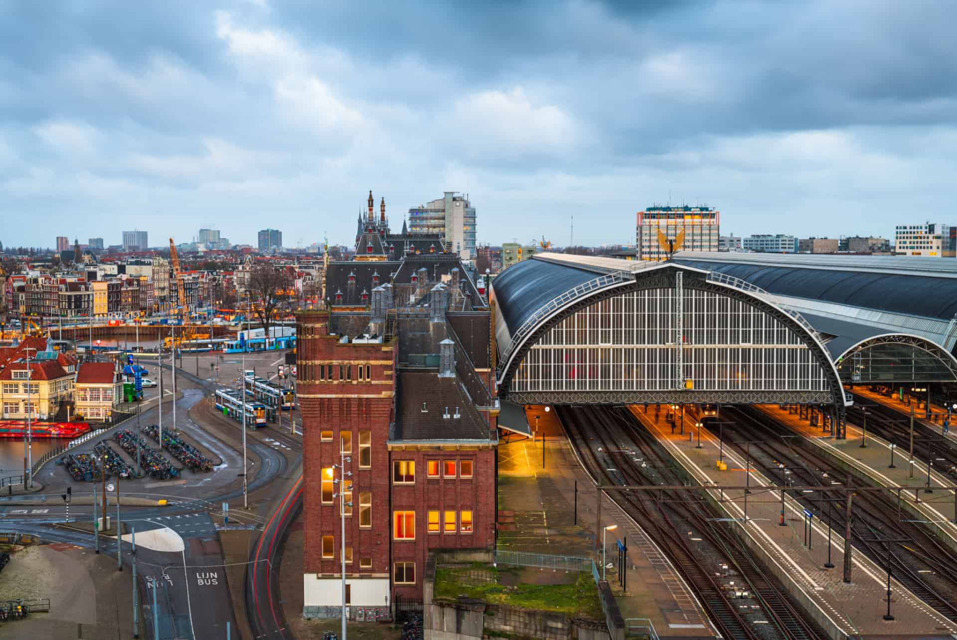 gare amsterdam centraal