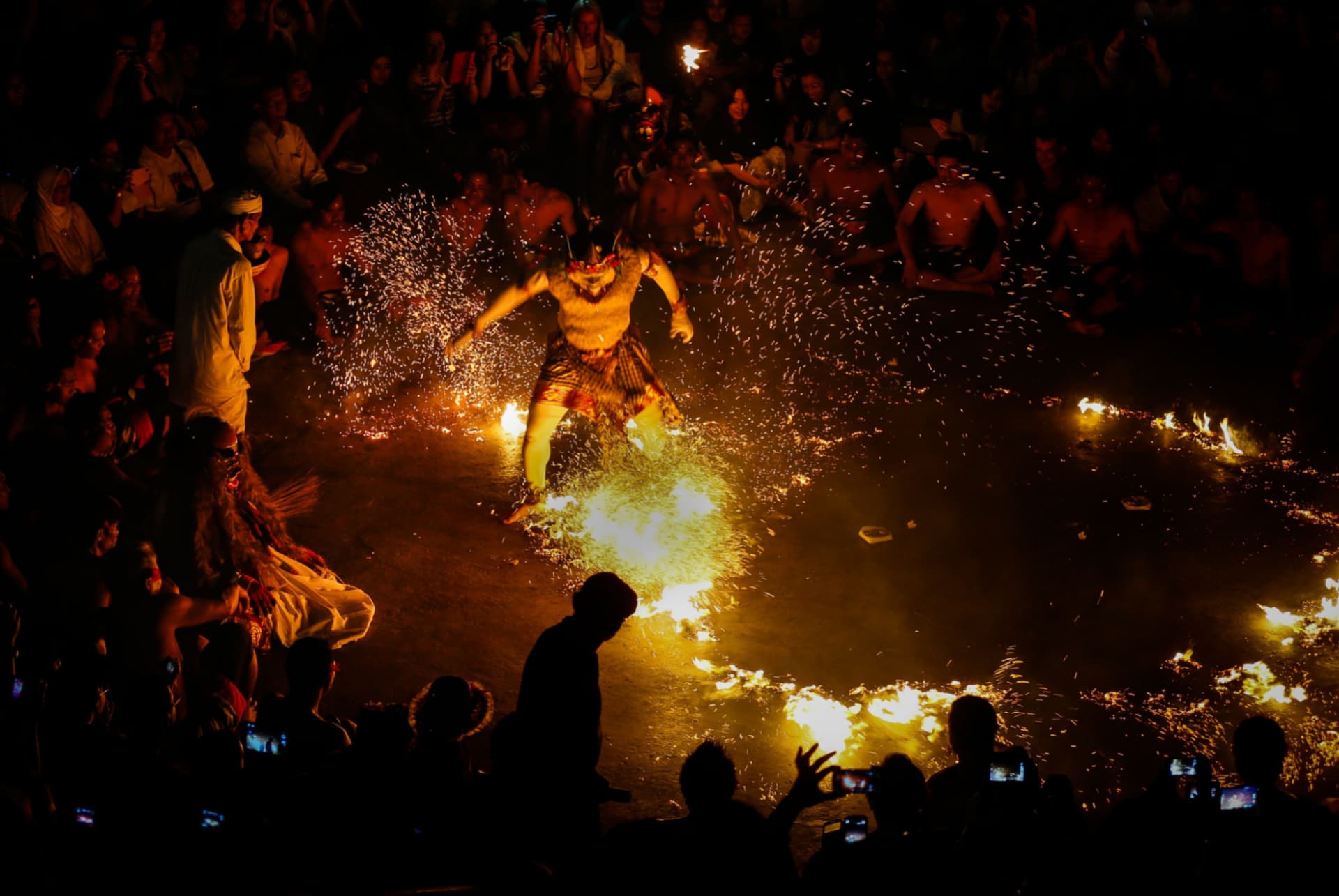 spectacle uluwatu