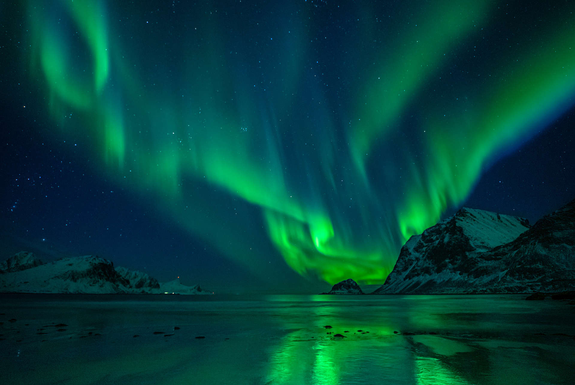 aurores boreales visiter lislande en janvier