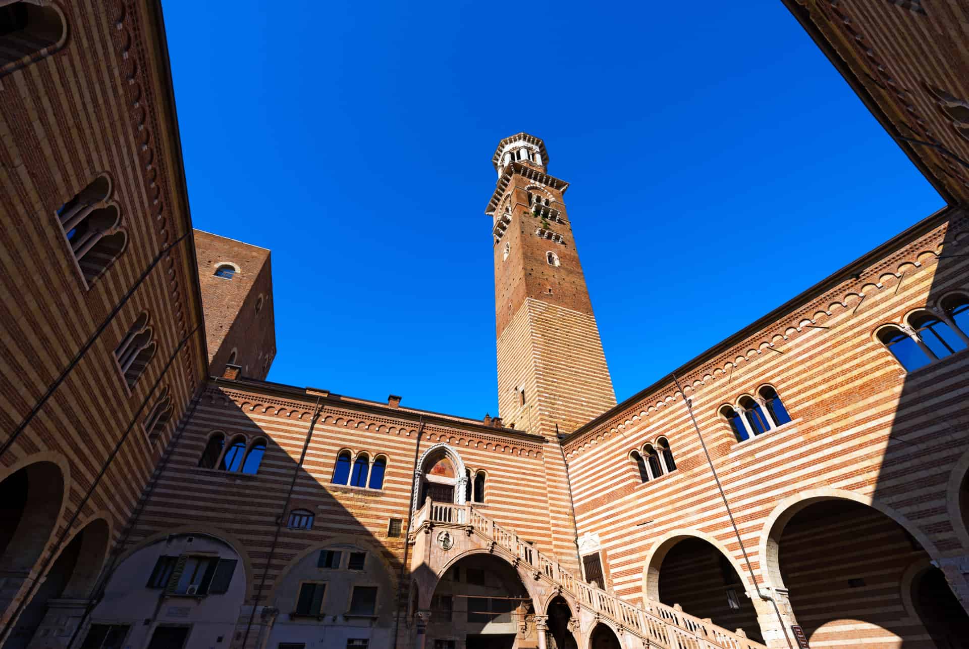 verona card Tour dei Lamberti verona card Tour dei Lamberti