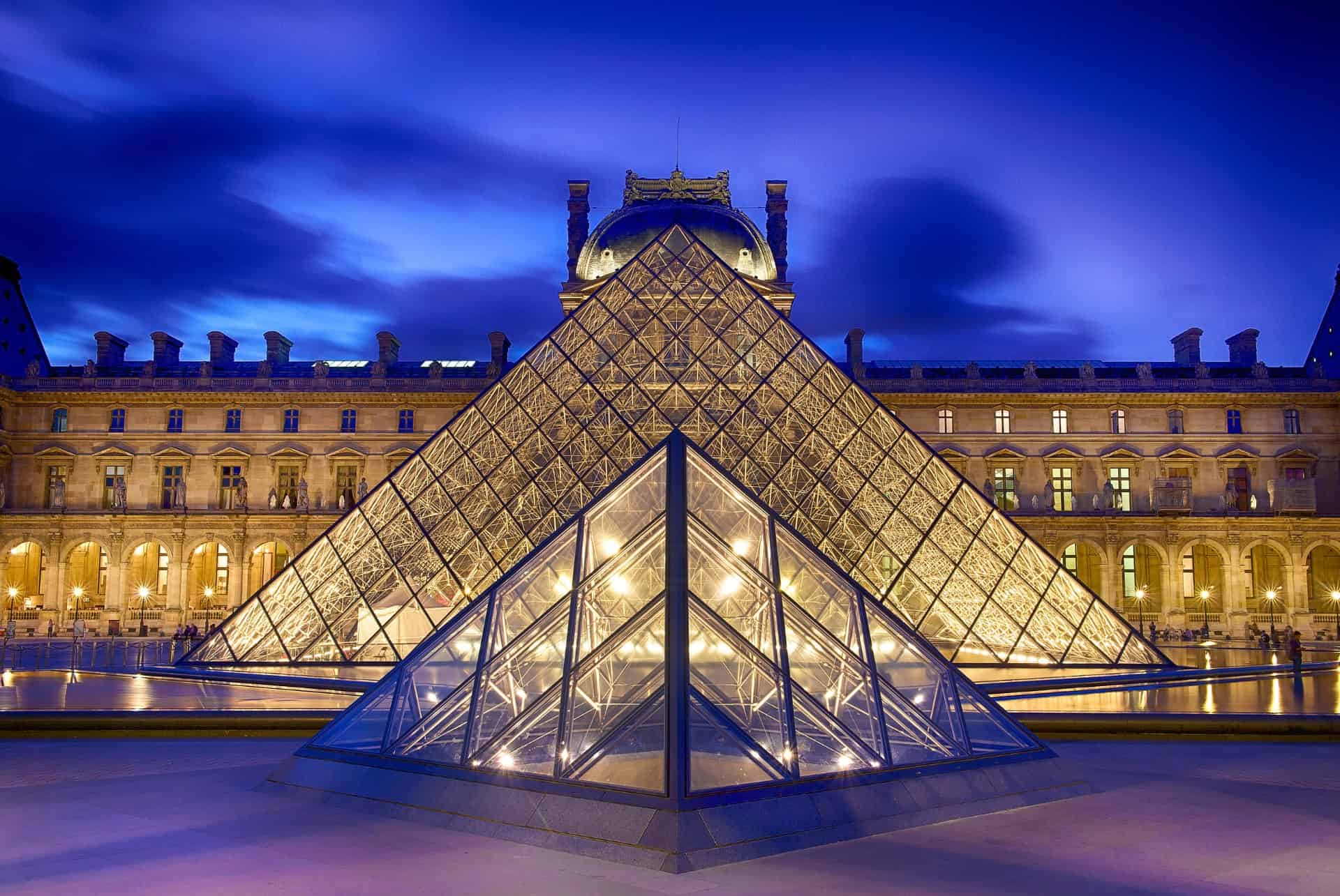 paris la nuit louvre