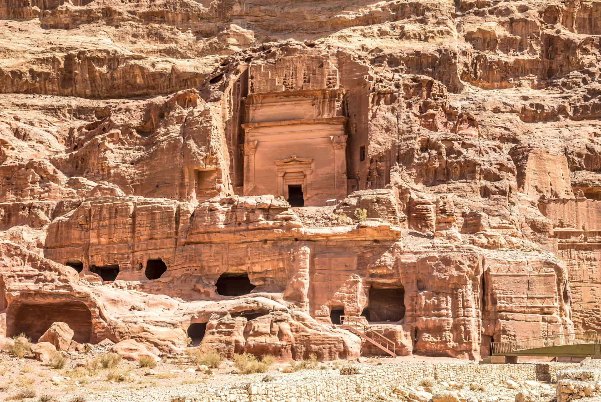 visiter petra facades facades