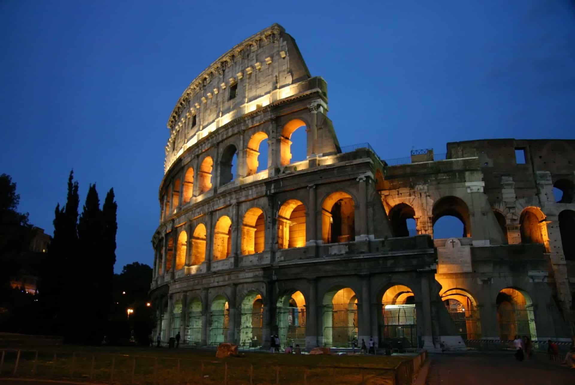 visiter le colisee de nuit