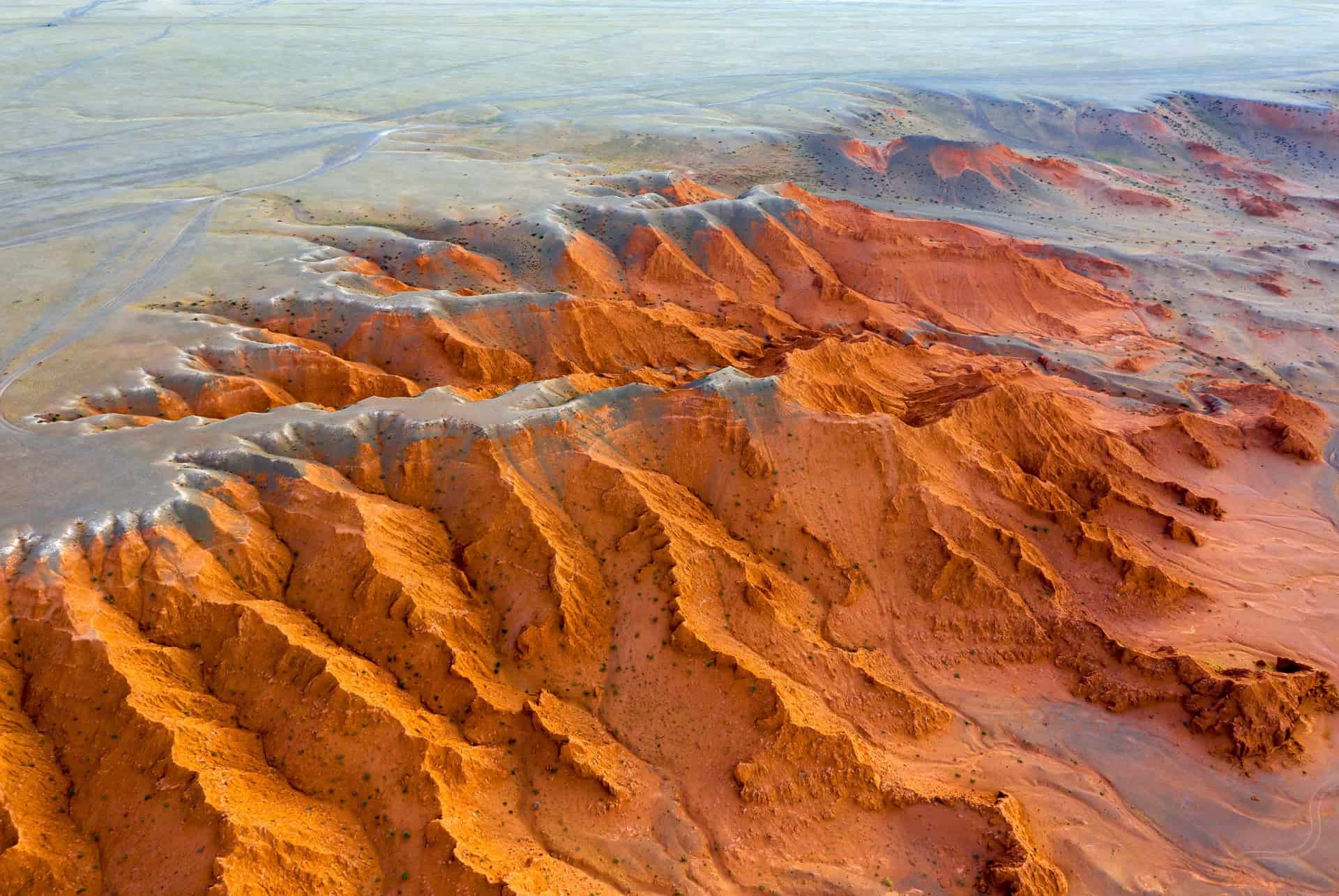 falaises de bayanzag mongolie