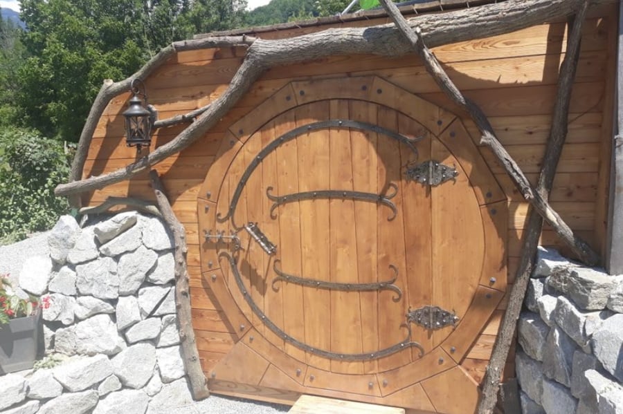 taniere du hobbit annecy