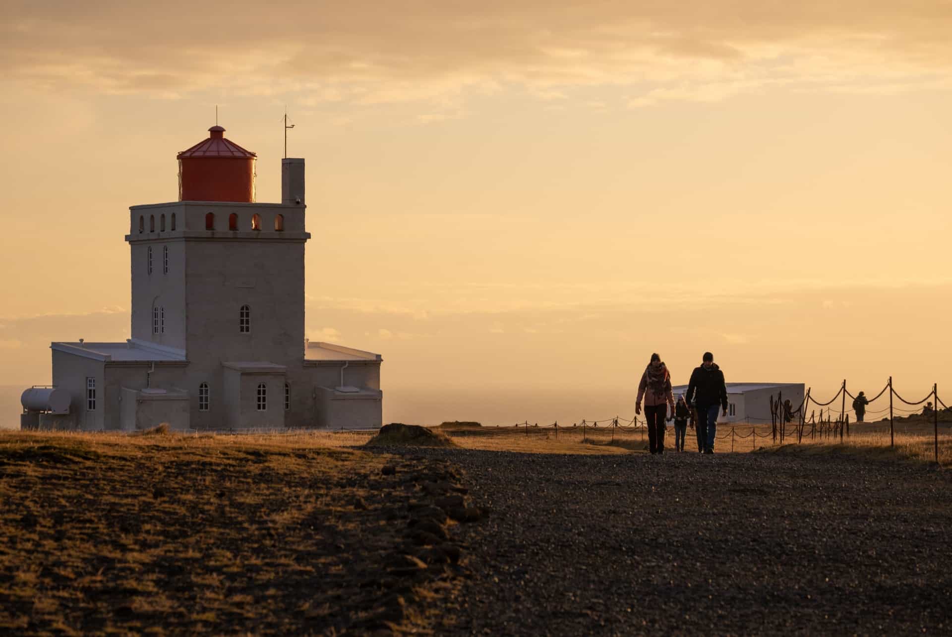 dyrholaey sud islande touristes dyrholaey sud islande touristes