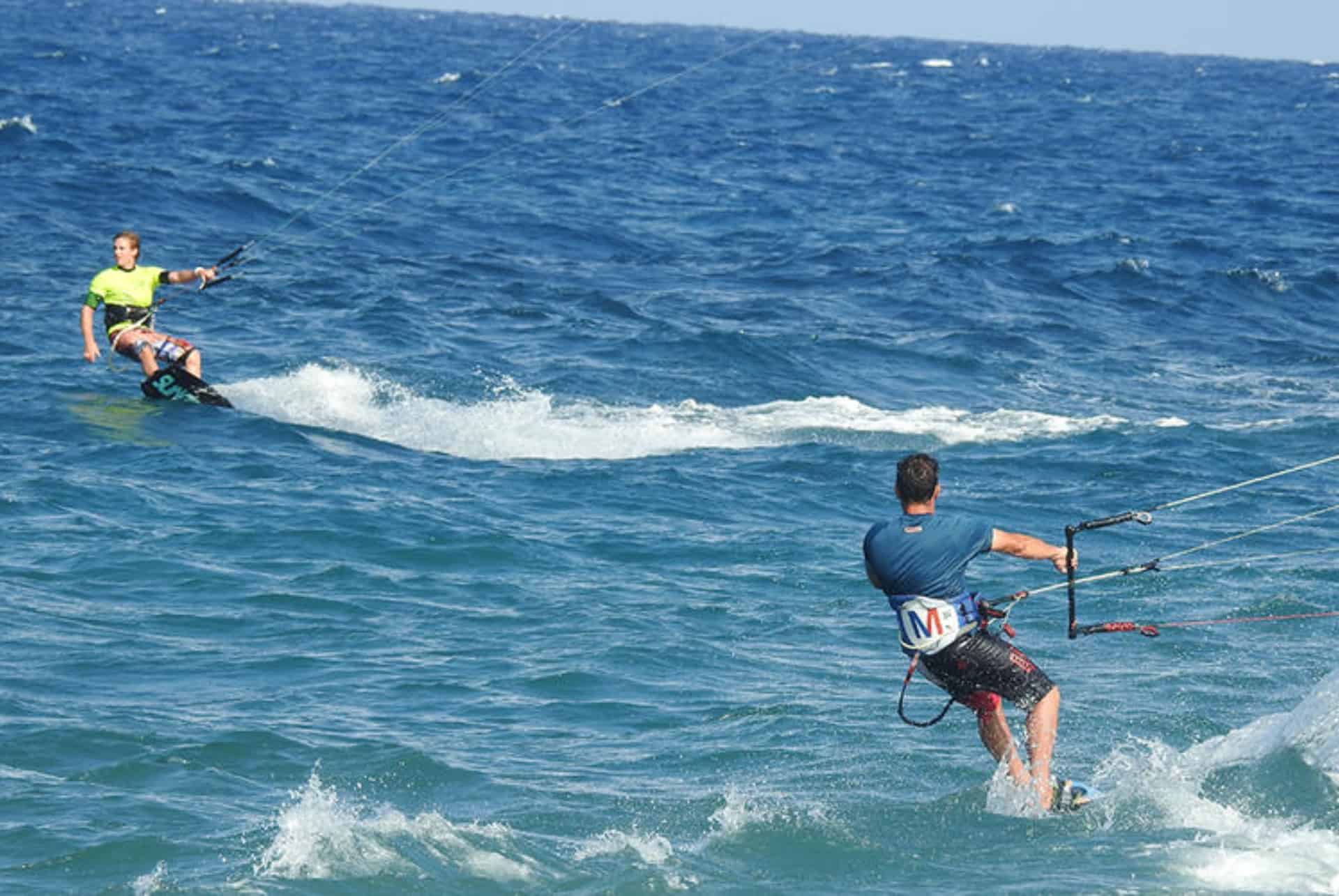 kitesurf a santorin