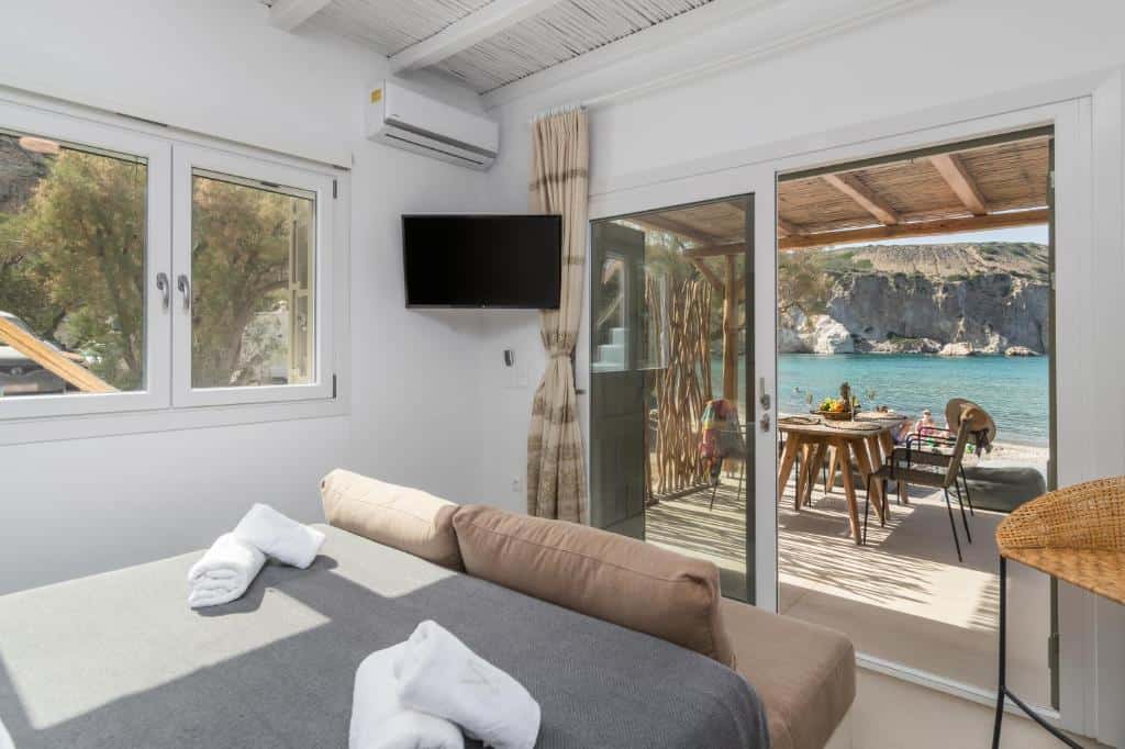 vilos suites fyropotamos beach milos vilos suites fyropotamos beach milos
