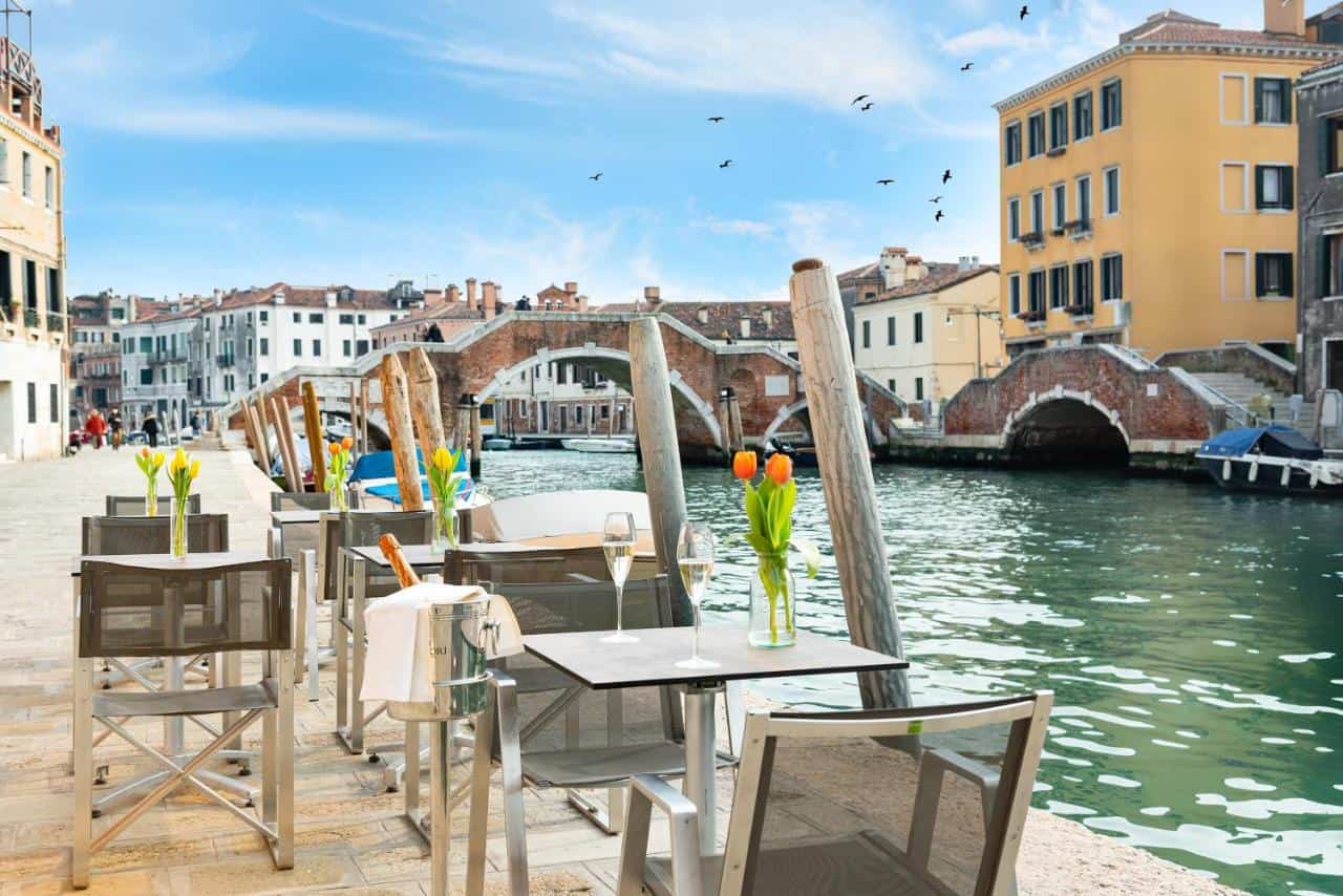 venise insolite carnival palace exterieur venise insolite carnival palace exterieur