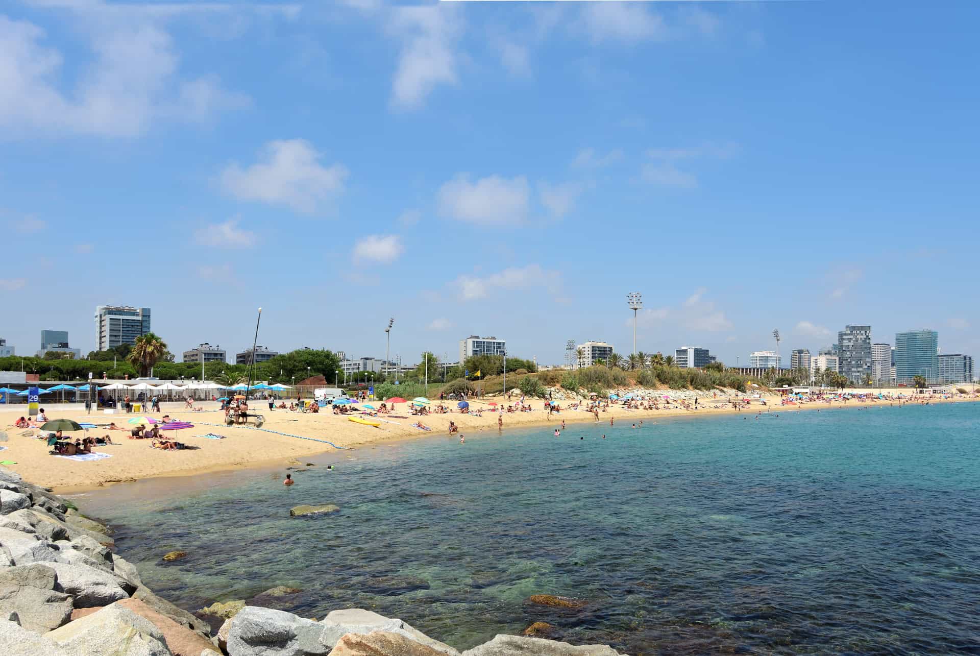barcelone en aout plage bogatell barcelone en aout plage bogatell