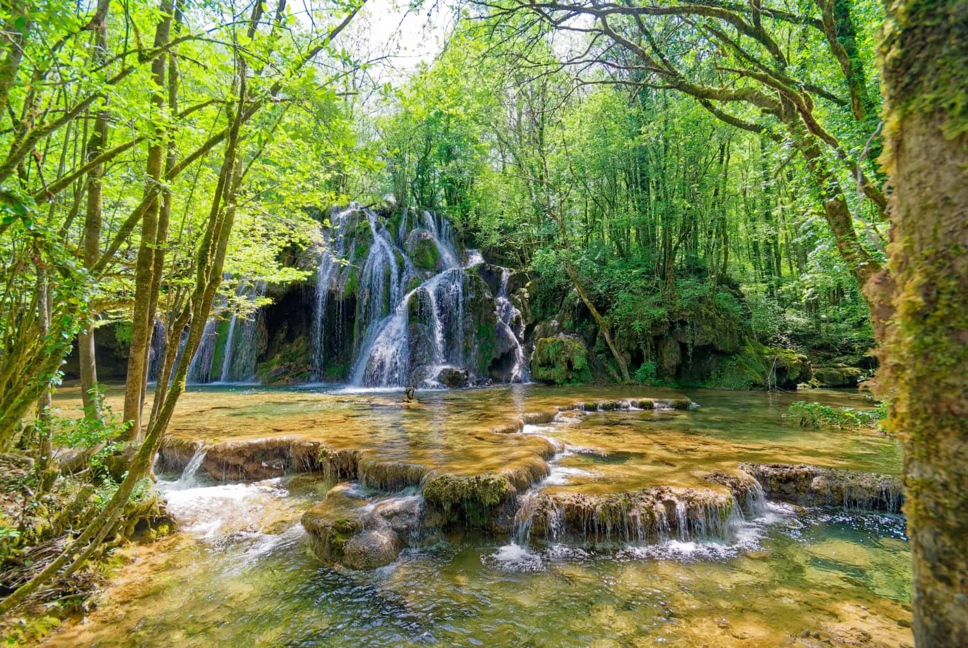cascade des tufs jura cascade des tufs jura