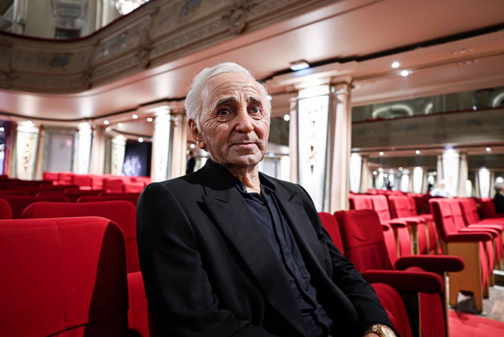 musee grevin paris statue charles aznavour musee grevin paris statue charles aznavour