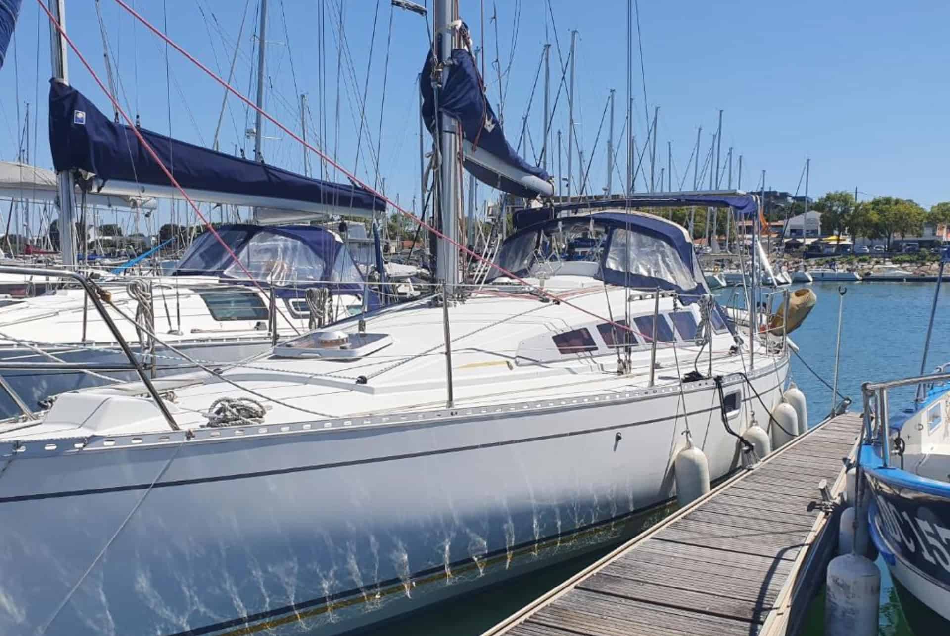 ou dormir a la rochelle voilier calypso ou dormir a la rochelle voilier calypso