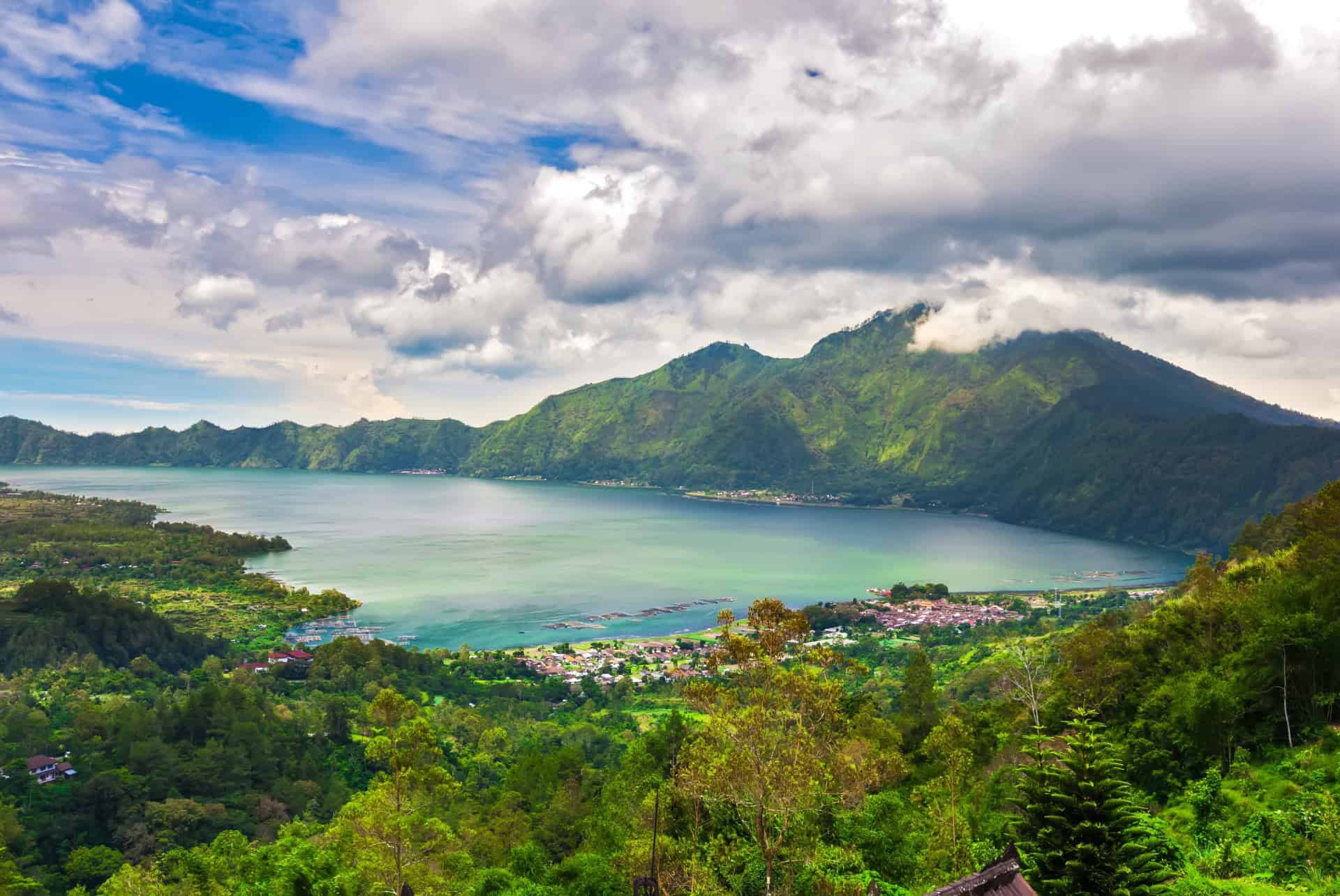 vue sur le lac batur vue sur le lac batur