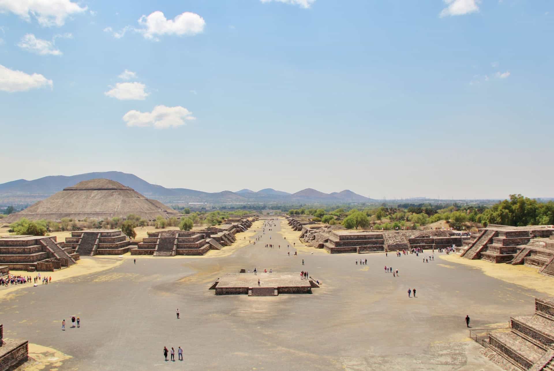 Chaussée des Morts vol en montgolfière à teotihuacan Chaussée des Morts vol en montgolfière à teotihuacan