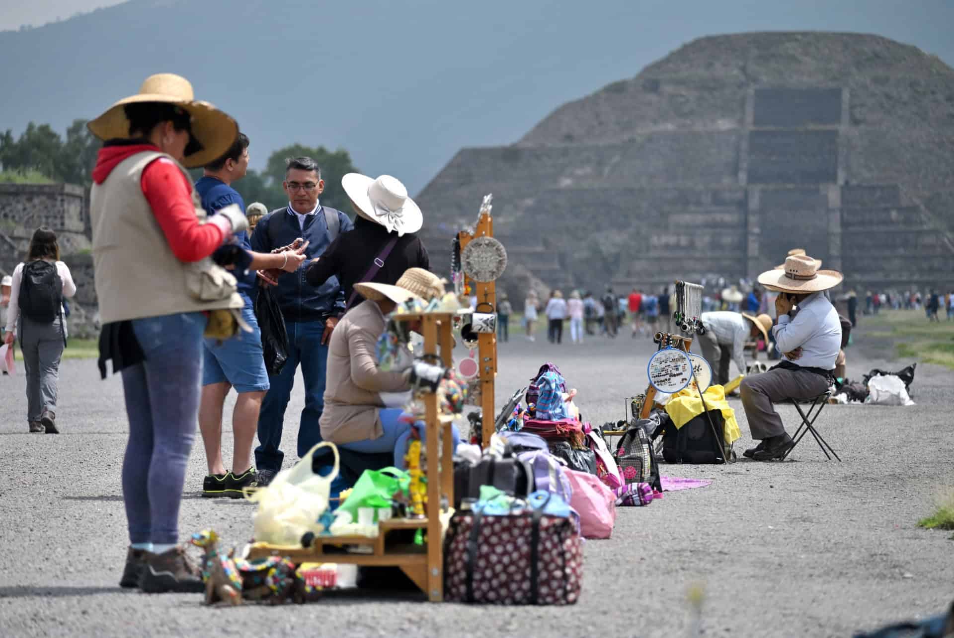 marché pyramides de teotihuacan marché pyramides de teotihuacan